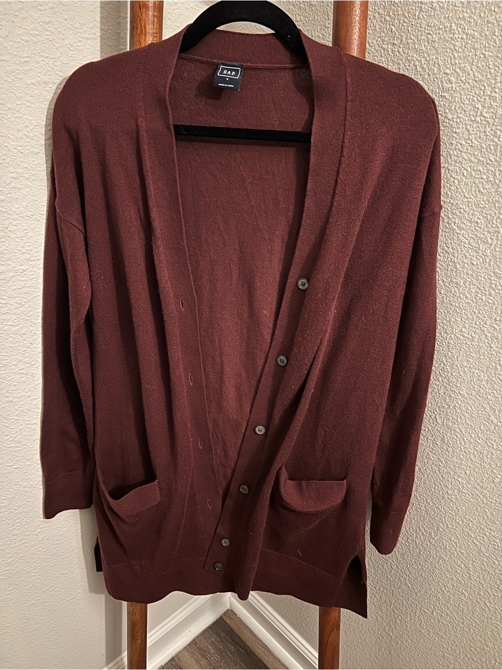 GAP Women's boyfriend Burgundy Button-Front Cardigan Sweater Small